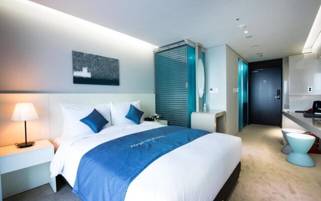 CO-OP City Hotel Harborview