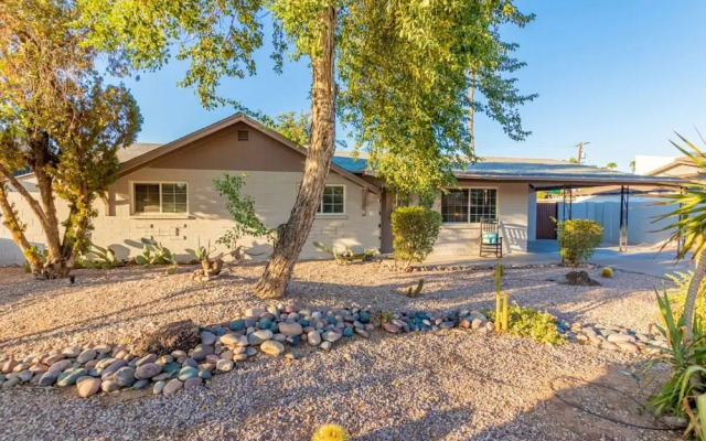 Sunset ASU Private Pool Updated Kitchen Baths