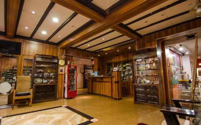 Hotel Salon Fora & Longhill Cafe Fora