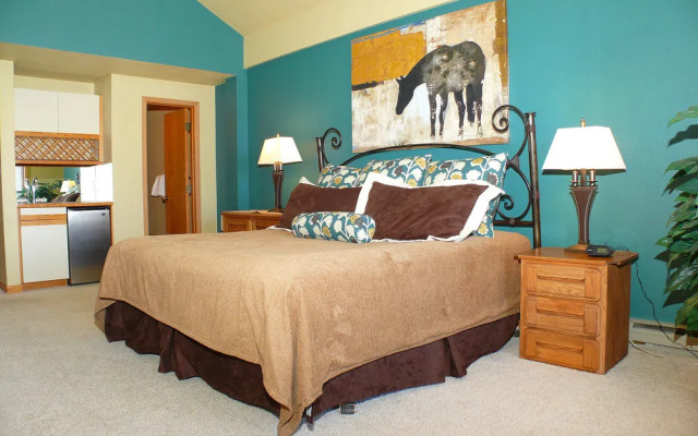Trappeurs Crossing Resort by Steamboat Resorts