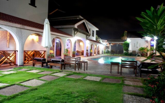 Mahogany Lodge, Cantonments