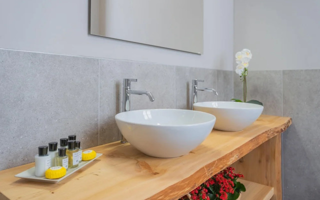 Villa Cardinal Ciceri - Glicine Apartment