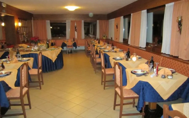 Hotel Bucaneve