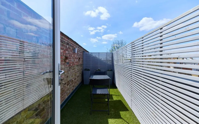 The Leghorn Quarters - Modern 3bdr With Balcony