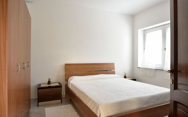 House With Garden and Barbecue 1 km From the Sea, 2 Bedrooms