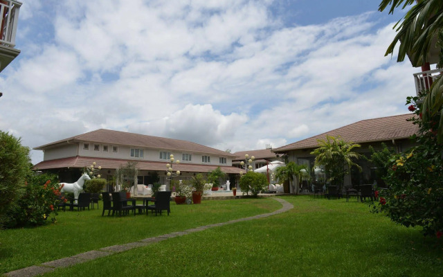 Nomad Suites Residence