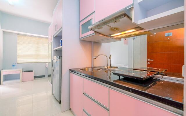 Homey And Cozy Studio Room Taman Melati Margonda Apartment