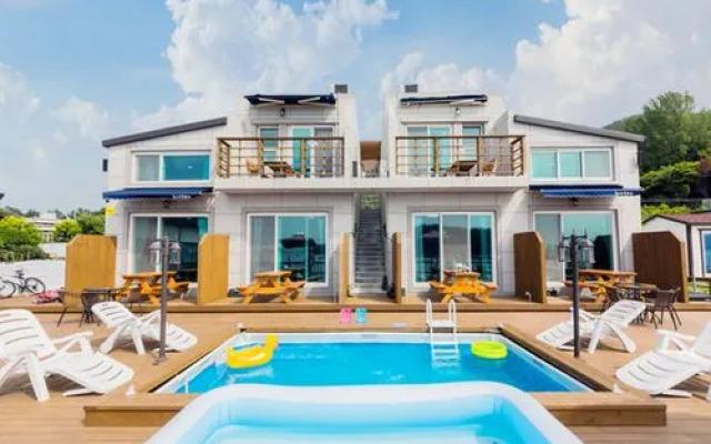 Yeosoo Dolsanmaroo Pension