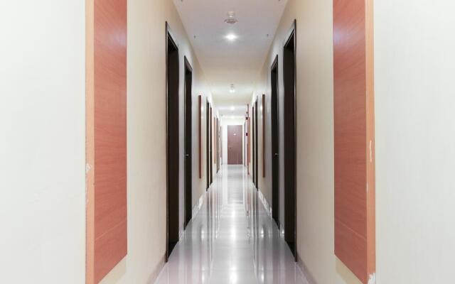 Capital O 454 Raising Hotel