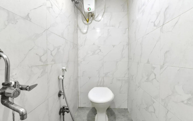 OYO Flagship 70029 Nidhivan Hotel And Rooms