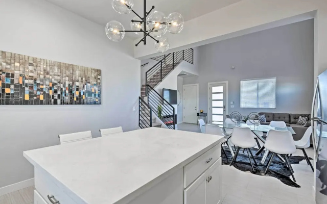 7 Mi to Dtwn Phoenix: Home w/ Patio & Yard