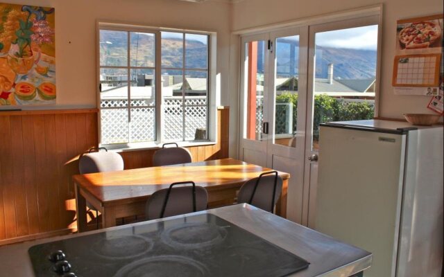 Matterhorn South Lodge & Backpackers