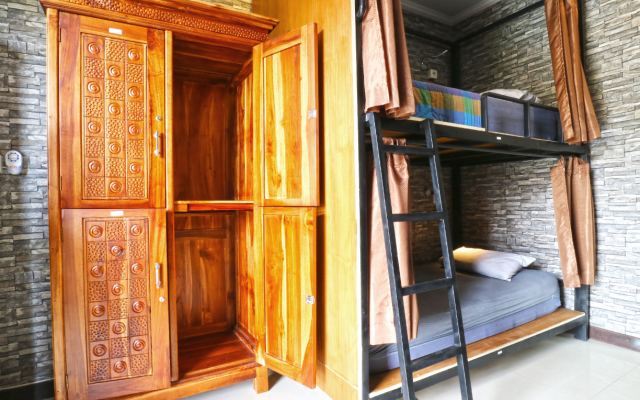 Puji Bungalow & Hostel