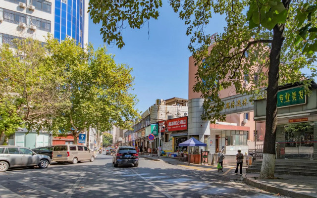 Locals Apartment House 40