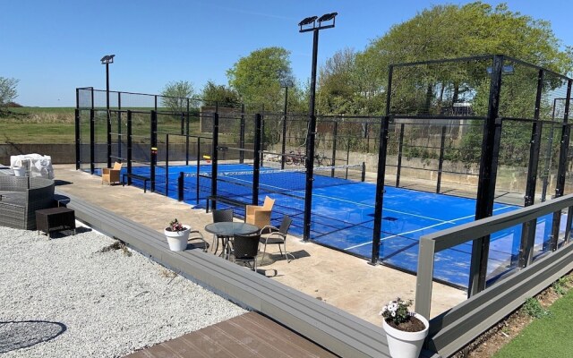 Alingsgård B&B - Spabad, bastu, gym, behandlingar & padelbana