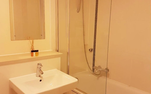 45 Brooklyn House - Lap of Luxury City Centre Apartments in Hub - Parking, City View