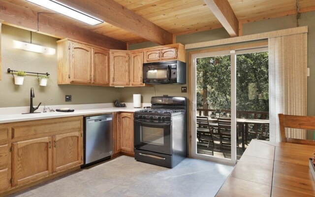 2166-alpine Adventure 5 Bedroom Home by RedAwning