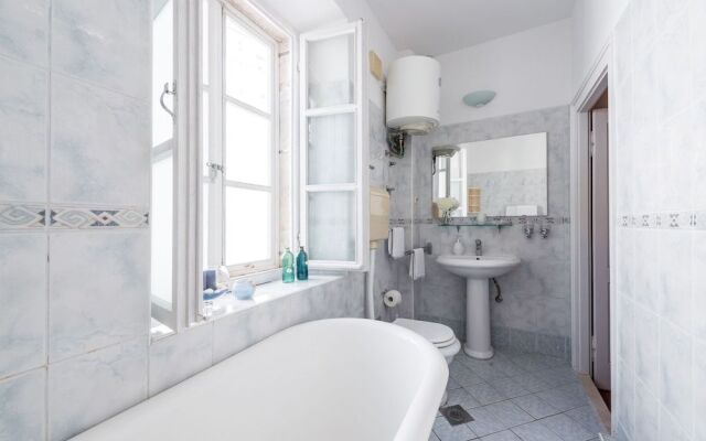 Villa Adriatica - 4 bedroom vacation house