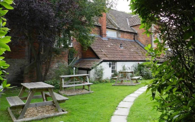 The Old Ham Tree Inn