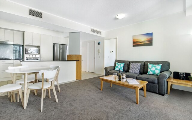 Broadbeach on the Park 2 Bedroom Apartment