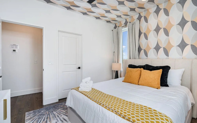 Revival-rooftop Deck/hot Tub- Mins to Broadway