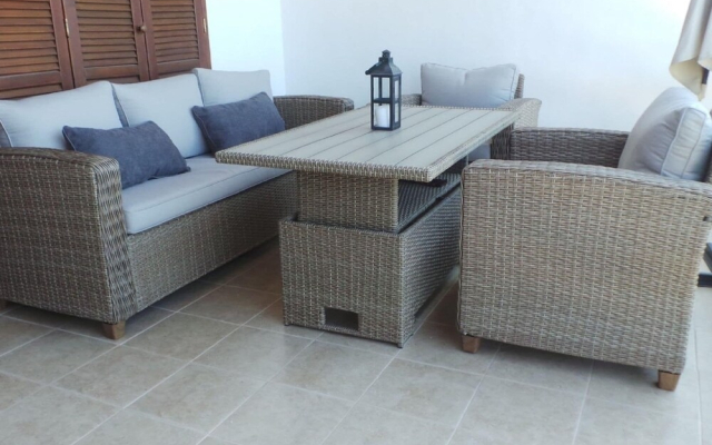 Adorable Apartment With Covered Terrace & Sea View