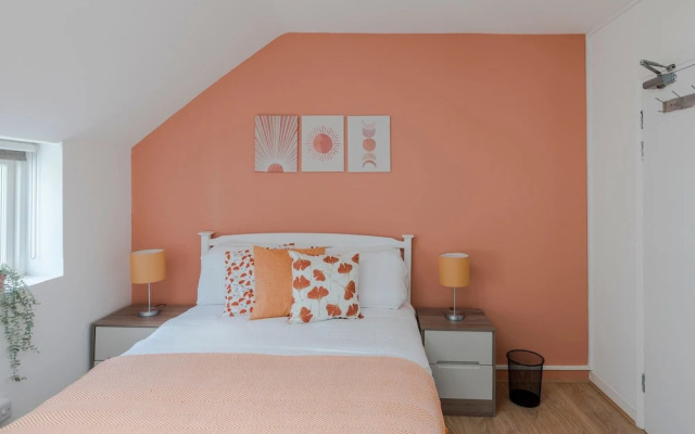 Wonderland - Fitzrovia - by Frankie Says