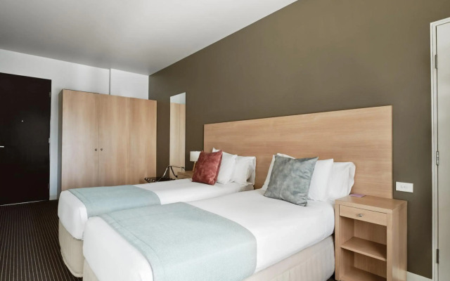 Saint Kilda Beach Hotel (formerly Rydges St Kilda)