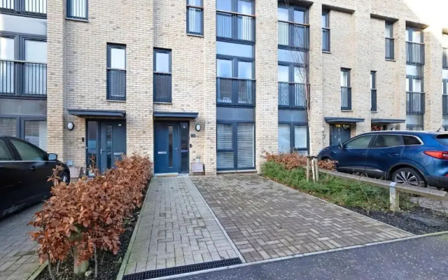 JOIVY Stylish House with Garden