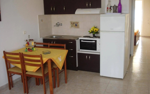 Faros Apartments