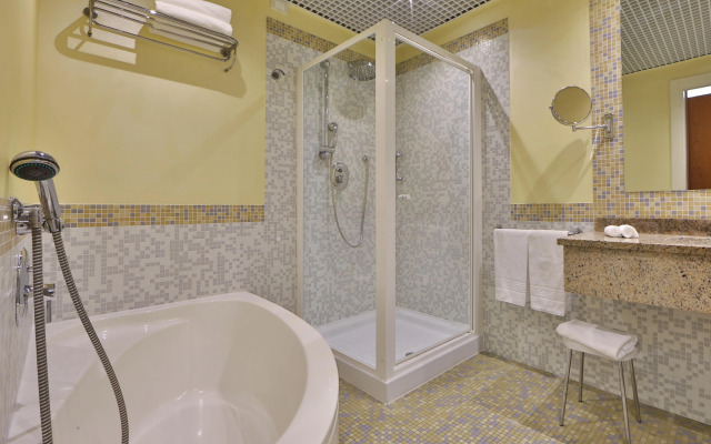 Crowne Plaza Venice East by IHG