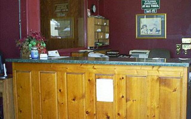Crestview Inn