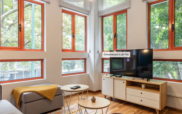 Beautifully Designed, Hi Tech Apt in La Condesa