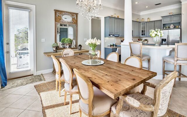 Casa Esmeralda by RedAwning