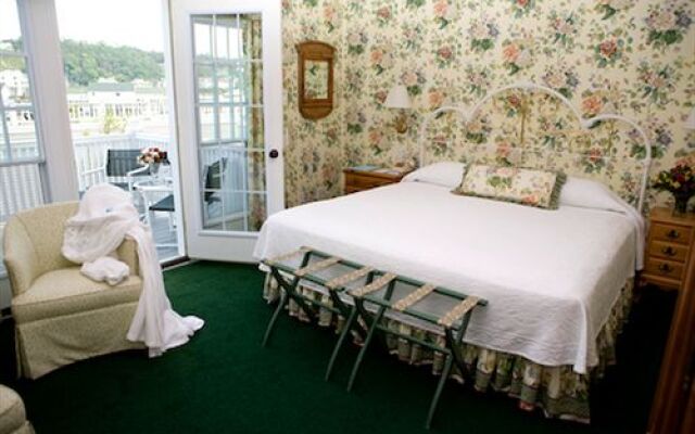 Hotel Iroquois