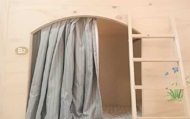 Coco Capsule Guesthouse - Hostel