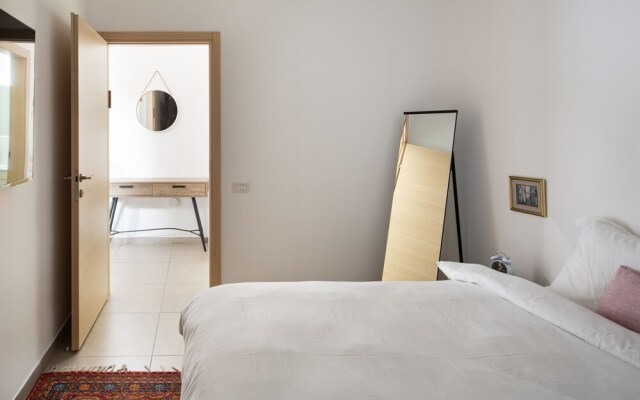 Cozy 2BDR with Parking