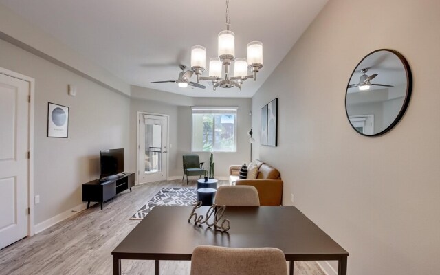 FRONTDESK Montreux Apts Northeast Phoenix