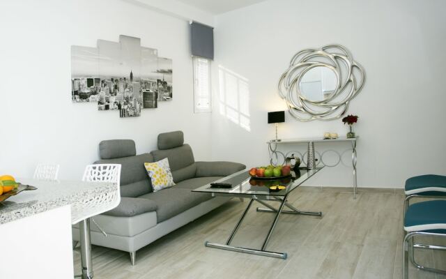 Center Garden & Pool