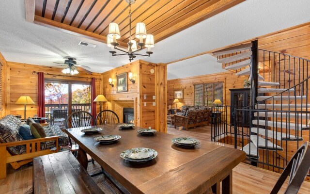 Bear Crossing Cabin by Jackson Mountain Rentals