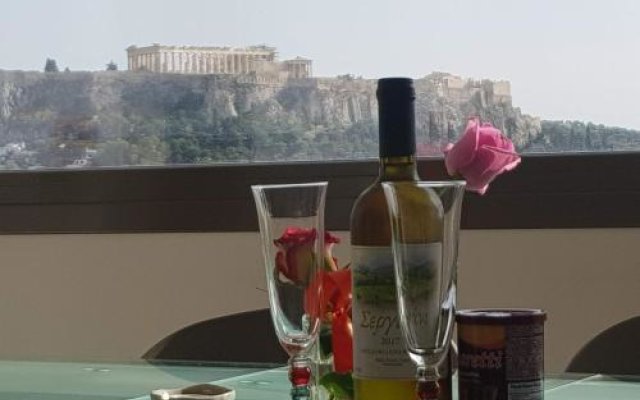 Acropolis at Home: Loft with a View