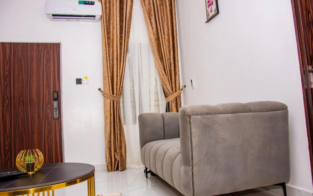 NIFEWAT APARTMENT,Cardiff suite 2bedroom apartment with gym ,Netflix and WiFi