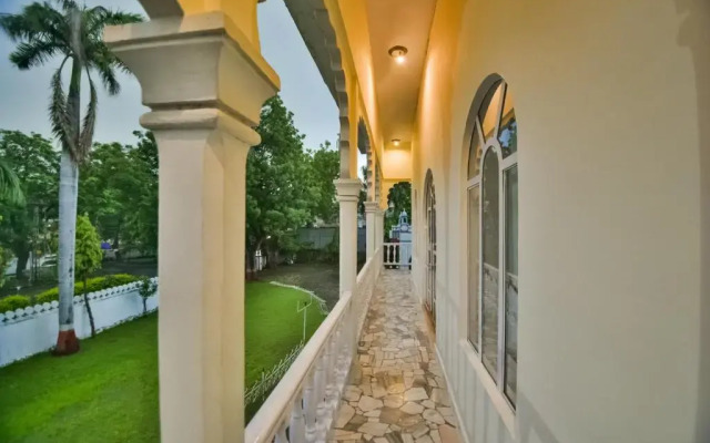 Hotel Raj Kesar by OYO Rooms