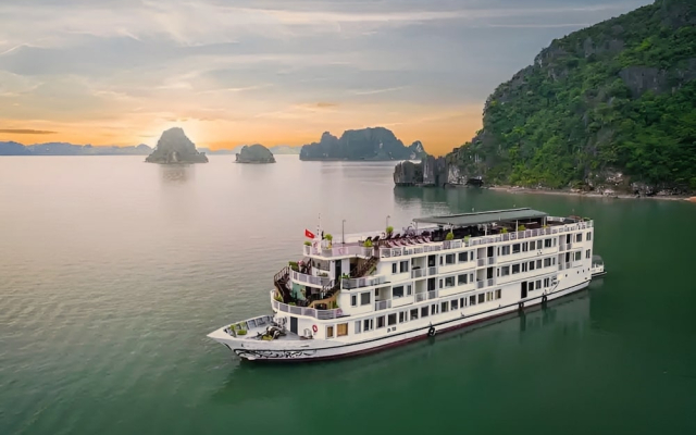 Halong Crown Legend Cruise