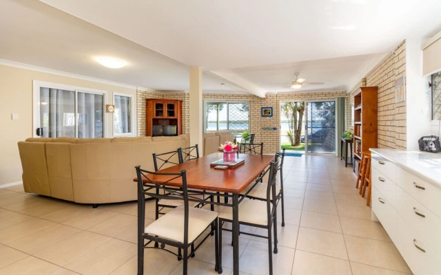 Sunsets from your front patio - Sylvan Beach Esp, Bellara