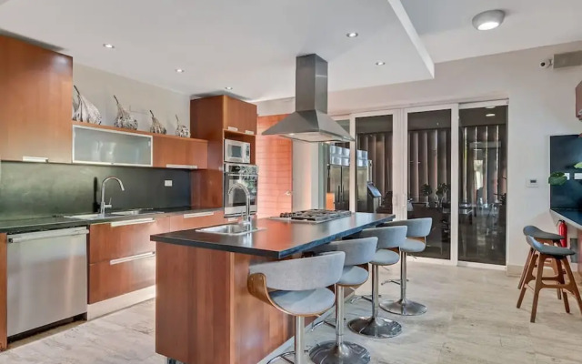 Luxurious 8-bedroom Dreamy Villa