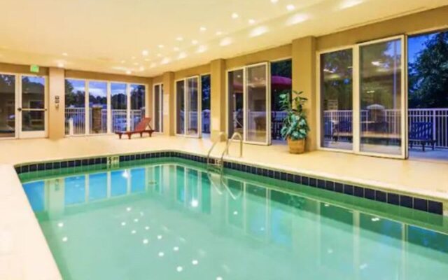 Hampton Inn & Suites Clinton - I-26