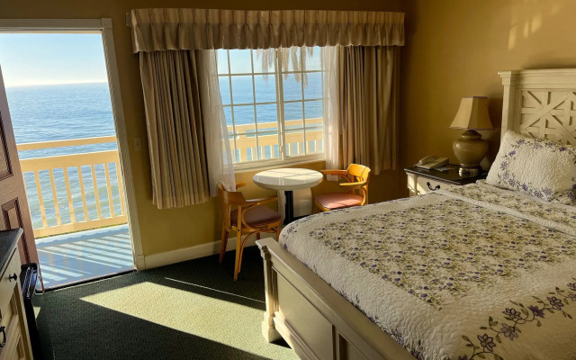 Cliff House Inn On The Ocean