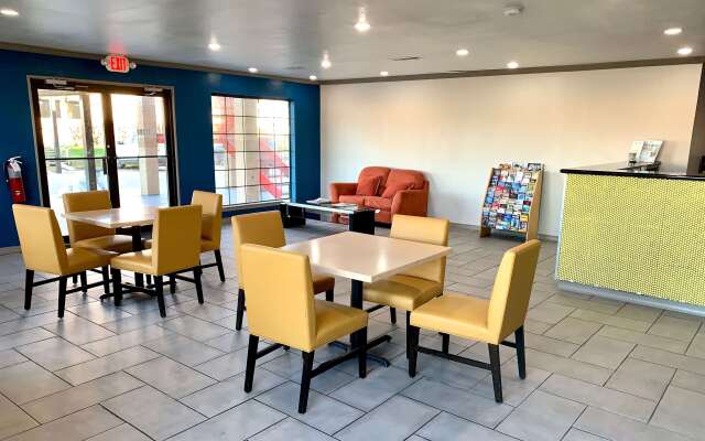 Days Inn by Wyndham Canton