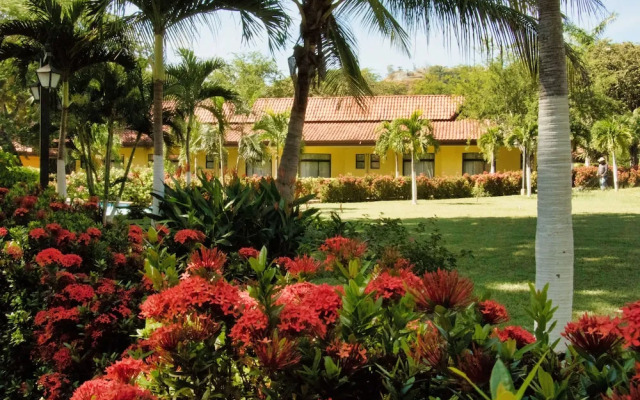 Papagayo Golden Palms Suites & Villas